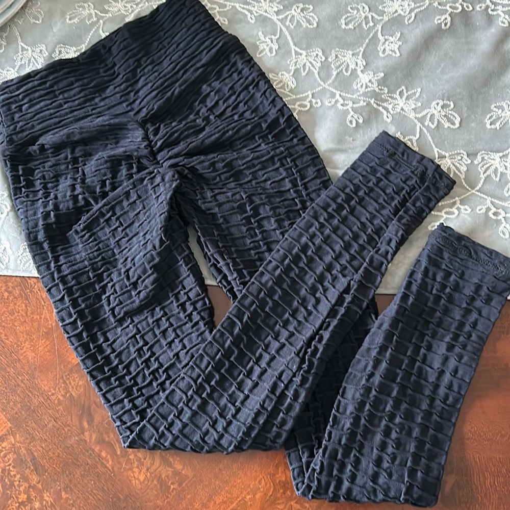 Rouched Scrunched Leggings BlackBooty Lifting Waffle Texture Like New Size M